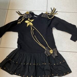 Such a beautiful party dress for your daughter
